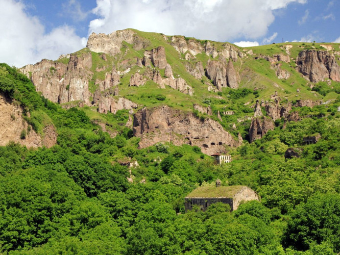 Պեղումներ՝ Խնձորեսկում