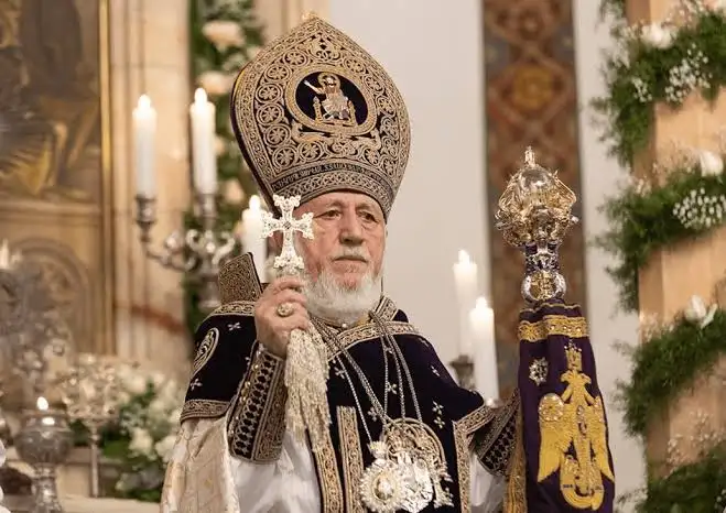 Կաթողիկոսը՝ դատարանի առաջ